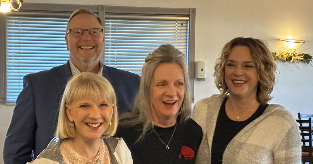 Selahs-Red-Rent-spkrs